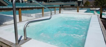 Across the street from Loon Mountain. Free ski shuttle from your unit!