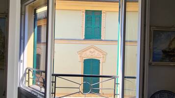 Apartemen Klasik | Area keluarga | Televisi 19-inci dengan saluran TV digital