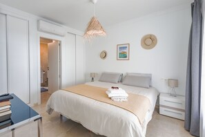 4 bedrooms, in-room safe, iron/ironing board, travel cot