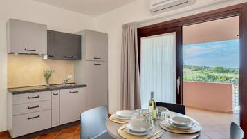 TV màn hình phẳng 24-inch có truyền hình cáp