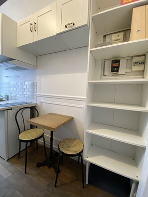 Dining - Appartement Parisien Montmartre 18eme, Juste en Dessous de la Basilique (Paris)