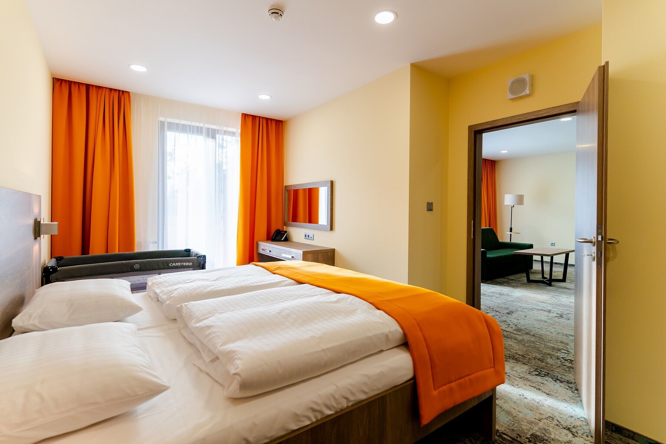 Premium Apartment | Minibar, desk, iron/ironing board, free WiFi