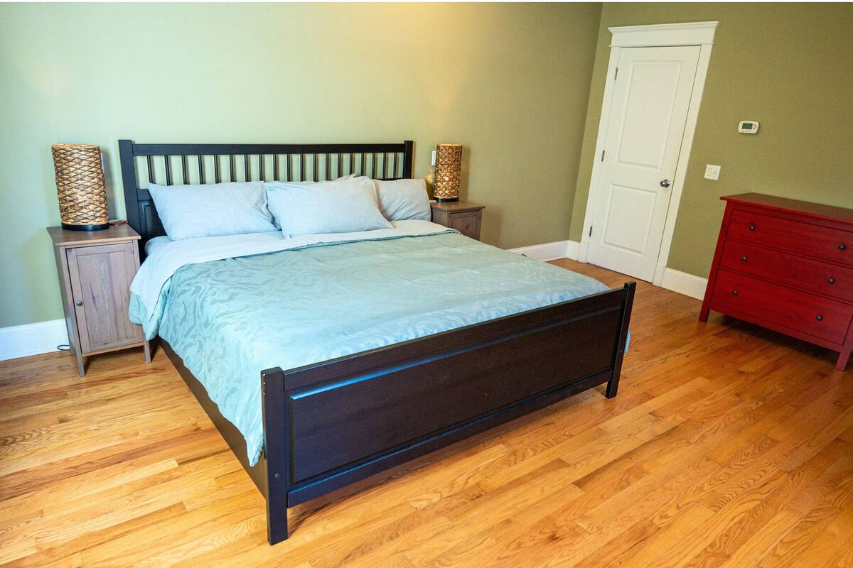 スーペリア スイート | 高級寝具、ピロートップベッド、客室ごとに異なるインテリア、デスク