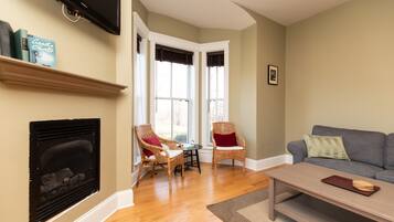 Superior Suite | Premium bedding, pillowtop beds, individually furnished, desk