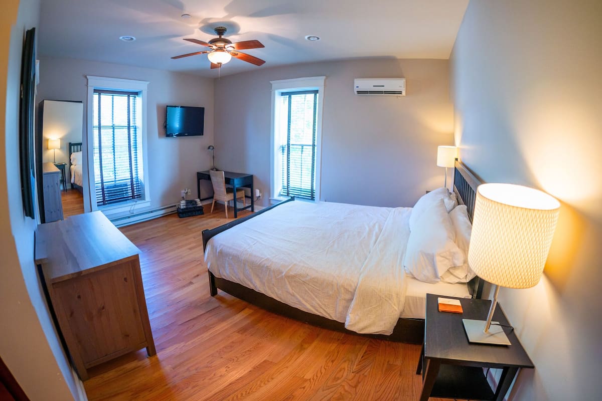 スタンダード ルーム | 高級寝具、ピロートップベッド、客室ごとに異なるインテリア、デスク