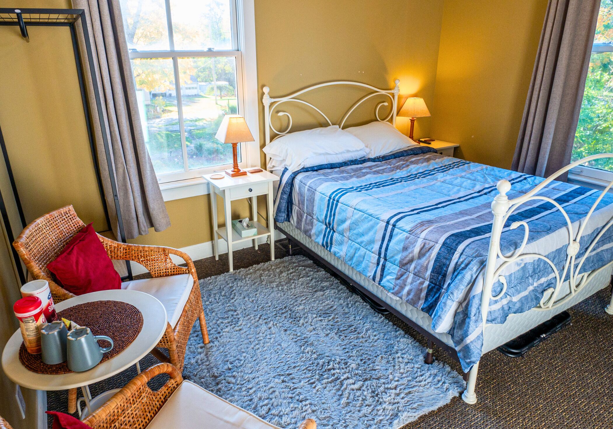 客房 | 高档床上用品、加厚床垫、特色家居、办公桌