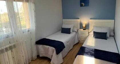 A 10 Minutos de Segovia Chalet con Jardín y Piscina en Pueblo Maravilloso