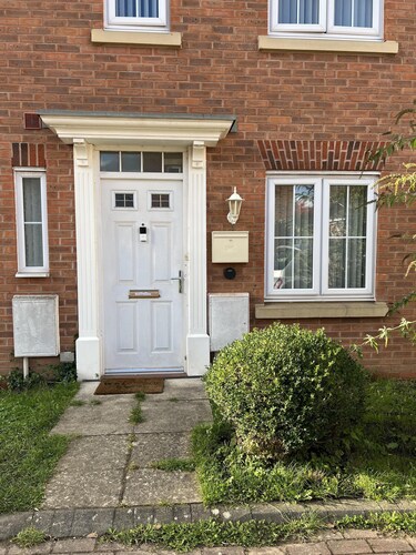 Impeccable 3-bed House in Birmingham