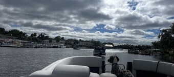 2-bedroom sleeps 4, waterfront cottage and mooring near Homosassa Springs