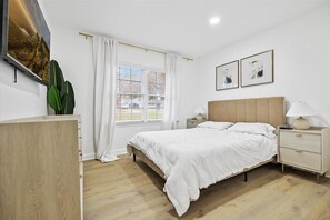 3 soverom, strykejern/-brett, reiseseng for barn og wi-fi (inkludert)