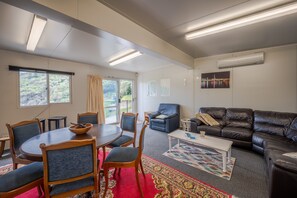 Living area - Lushingtons Bay - Takamatua (Akaroa)