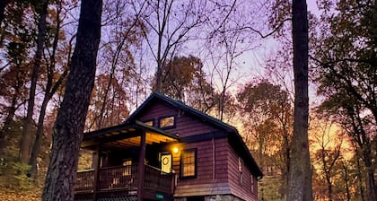 Charming Cabin in the Woods with River Access