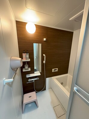 Basic House | Bathroom