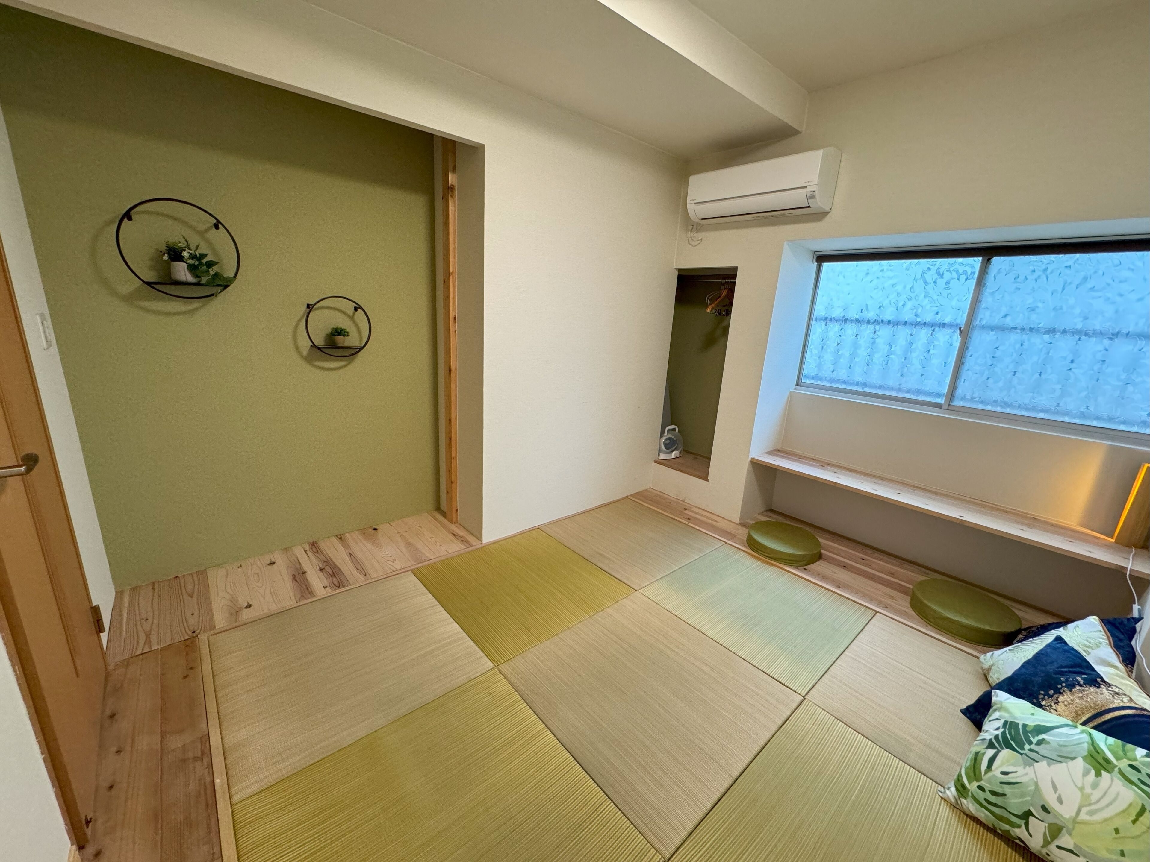 Basic House | 5 bedrooms, iron/ironing board, free WiFi