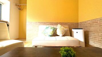 Basic House | 5 bedrooms, iron/ironing board, free WiFi