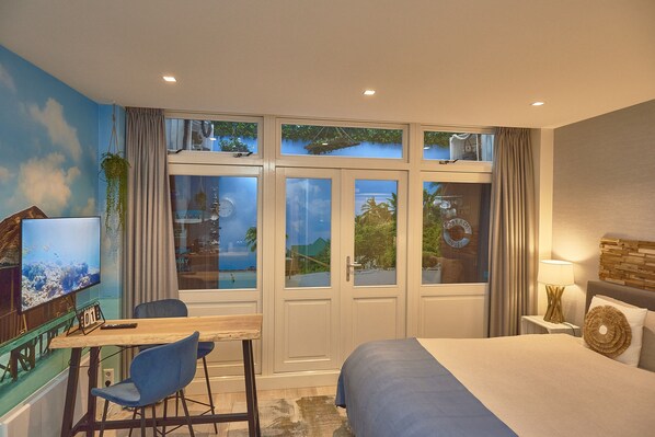 Superior Room | 1 bedroom, premium bedding, down duvets, memory-foam beds - Heaven in East (Amsterdam)