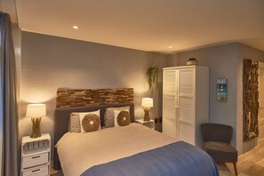 1 bedroom, premium bedding, down duvets, memory-foam beds - Heaven in East (Amsterdam)