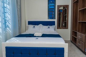2 quartos, ferros/tábuas de passar roupa, Wi-Fi, roupa de cama