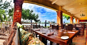 Outdoor dining - Amazing Ocean Front Sea Palm Villa #9  (Grand Cayman)