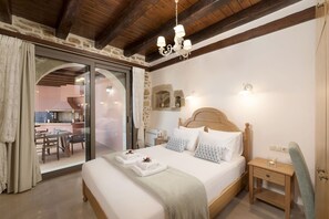 4 habitaciones, tabla de planchar con plancha y cuna de viaje 