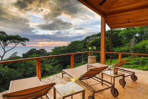 Terrace/patio - Vista Sirena: Expansive Ocean View 4 bedroom / 4.5 bath home above Dominical (Puntarenas Province)