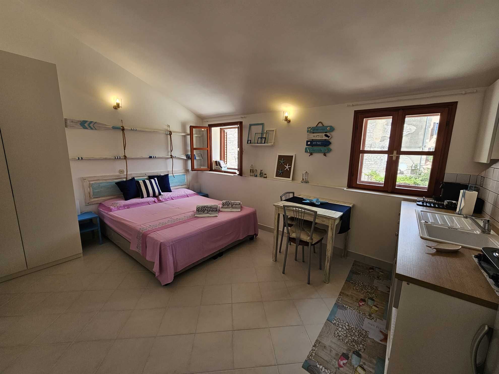 1 bedroom, free WiFi, bed sheets