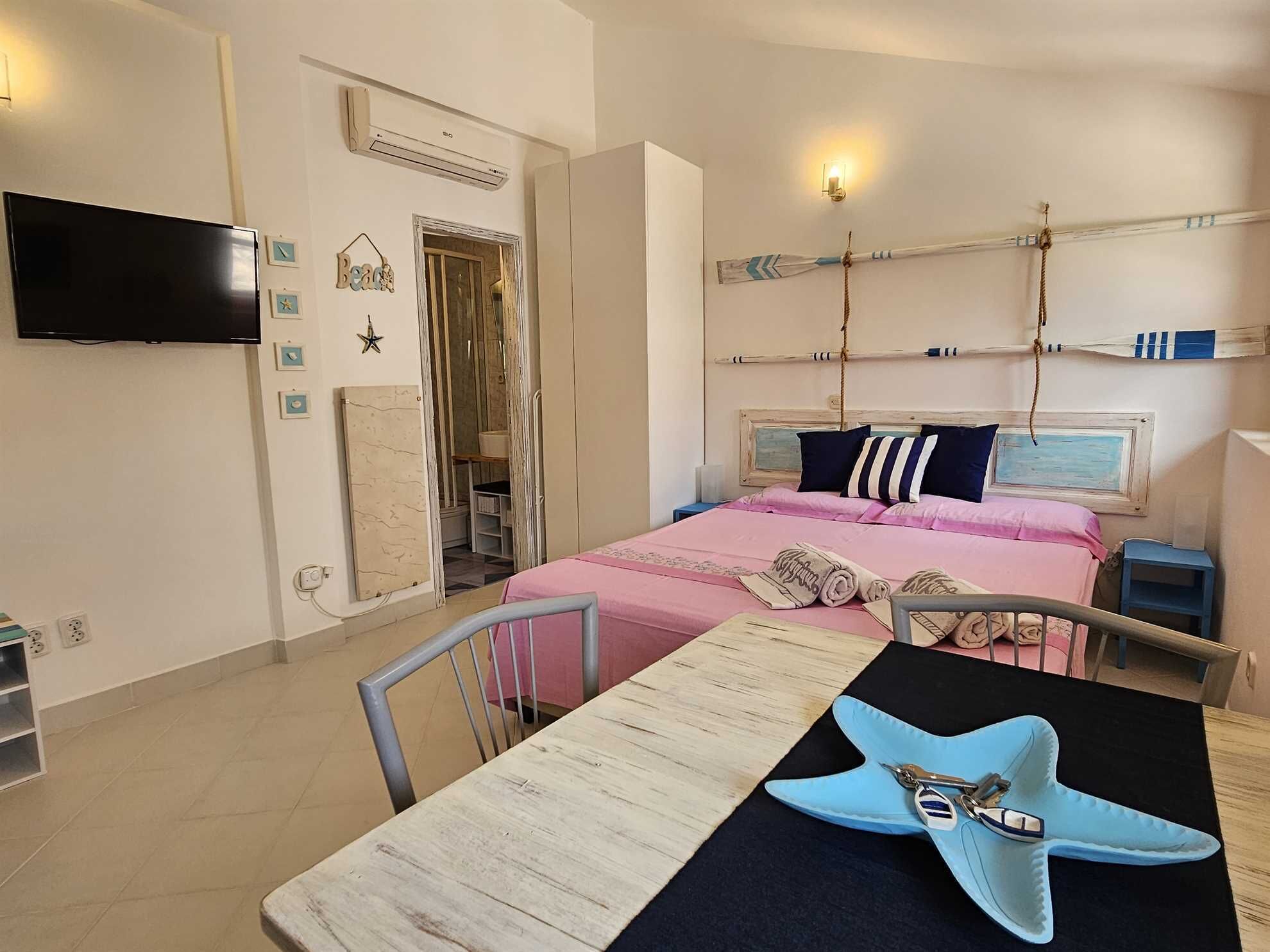1 bedroom, WiFi (free), bed sheets