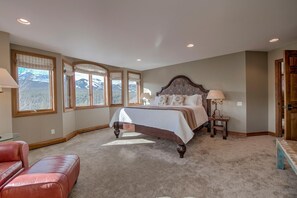 4 bedrooms, iron/ironing board, free WiFi, bed sheets - Spacious Retreat with Hot Tub and Stunning Views, 3 min from Breck, Free Shuttle (Breckenridge)