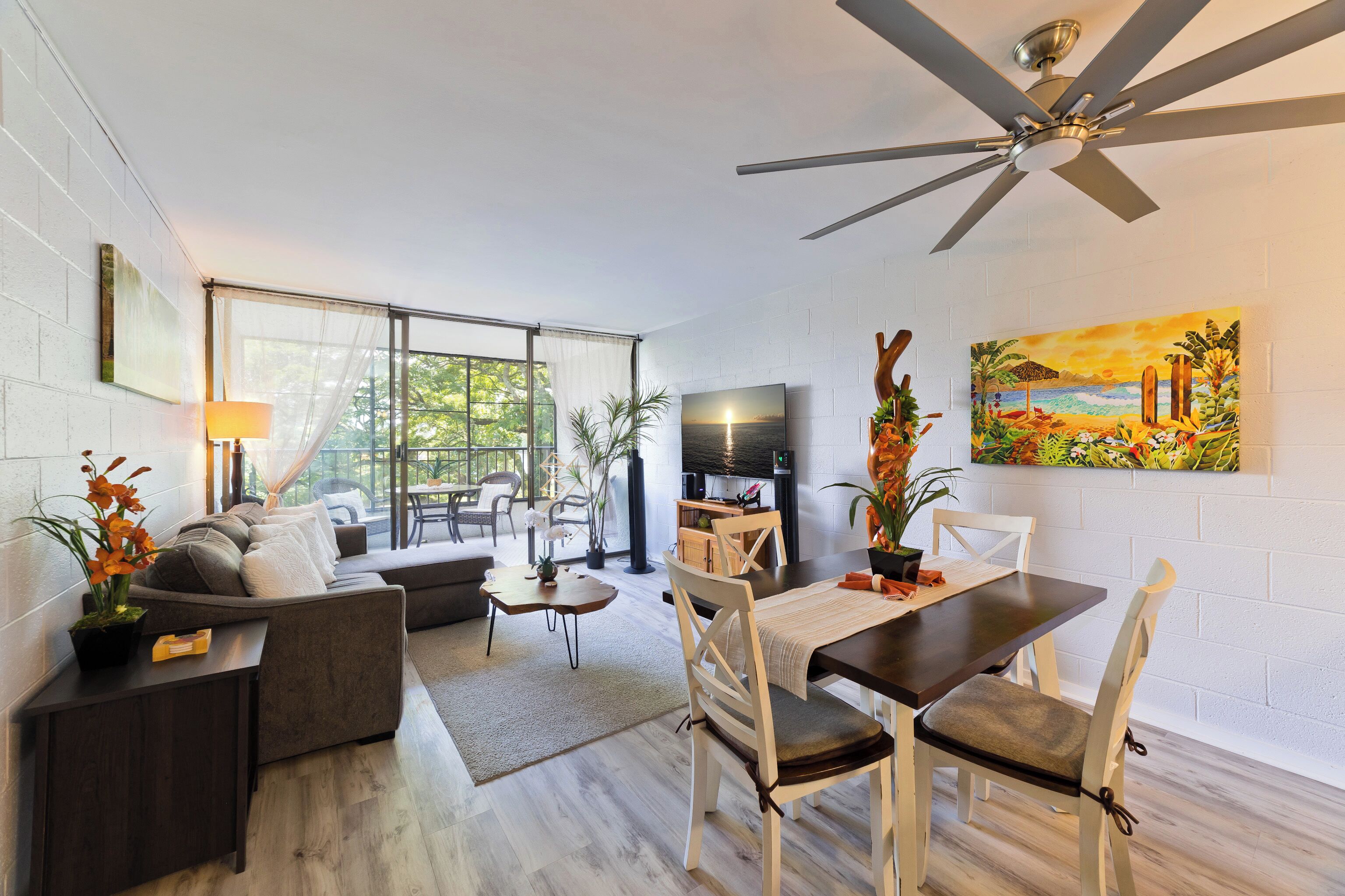 Living rm 
Mauna Loa Shores #201