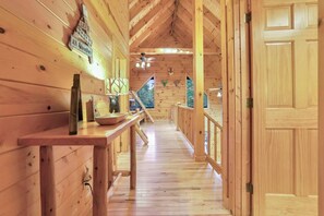 Sauna - Hocking Hideaway - Spacious Lodge- Great Location (Logan)