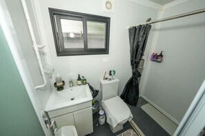 Hårføner, håndklær, såpe og sjampo