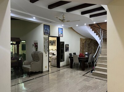 Beautiful Independent House Portion in DHA Lahore