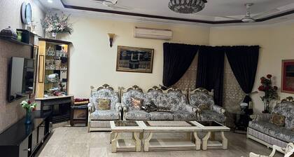 Beautiful Independent House Portion in DHA Lahore