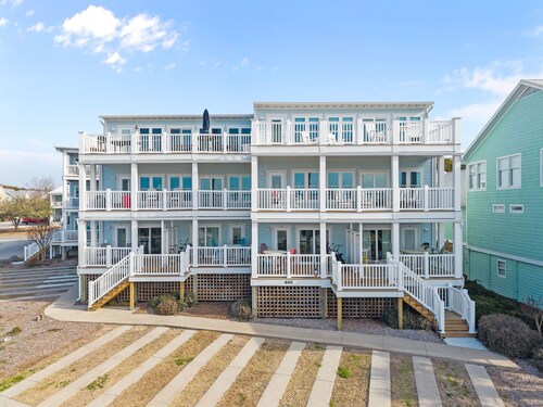 Waterfront Retreat walkable to the best shops, restaurants, & charm of Southport