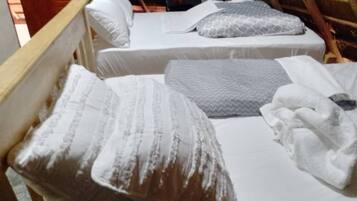 Family Room | Iron/ironing board, free WiFi