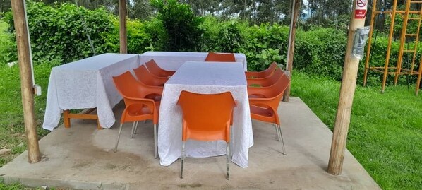 Exterior - White Cat Farm Hut Inn (Mashonga)