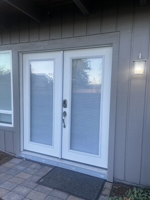 تفاصيل الفندق من الخارج