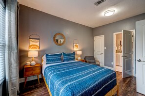 2 habitaciones, tabla de planchar con plancha, wifi y ropa de cama