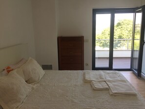 2 bedrooms, iron/ironing board, free WiFi, bed sheets - Quinta do Couto Celorico de Basto (Celorico de Basto)