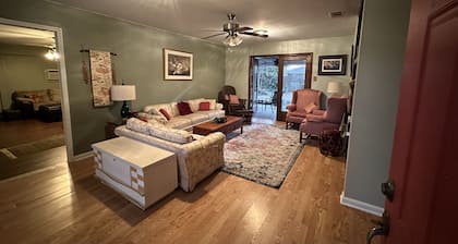 Spacious home. Close to LSU, shopping, hospitals, downtown. Pets welcome.