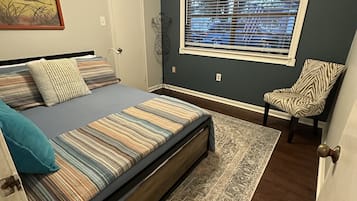 3 bedrooms, desk, iron/ironing board, free WiFi