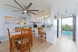 Dining - Direct Oceanfront Mauna Loa Shores #508 next Carlsmith Beach Park (Hilo)