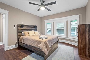 6 dormitorios, tabla de planchar con plancha, wifi y ropa de cama