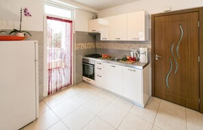 Refrigerador, horno, parrilla de estufa y lavavajillas 