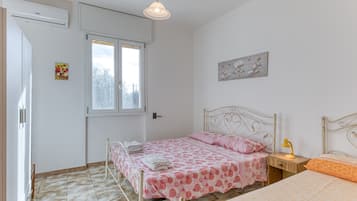2 chambres, fer et planche Ă repasser, Wi-Fi gratuit, draps fournis