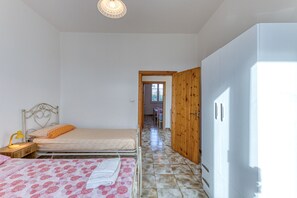 2 camere, ferro/asse da stiro, Wi-Fi gratuito, lenzuola