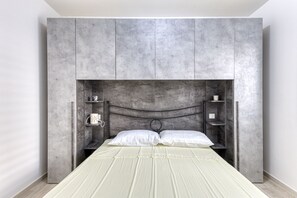 2 slaapkamers, een strijkplank/strijkijzer, gratis wifi, beddengoed