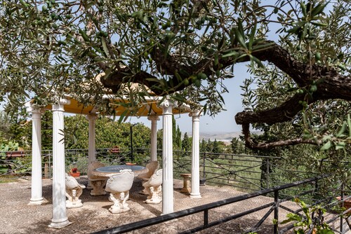 Pet-Friendly Villa 'Rosa' with Sea View & Terraces