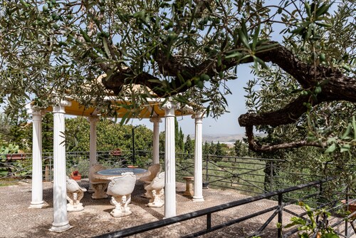 Pet-Friendly Villa 'Rosa' with Sea View & Terraces