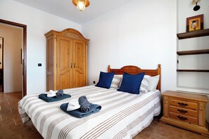 2 quartos, Wi-Fi de cortesia, roupa de cama